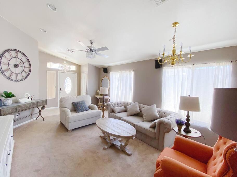 ラスベガス Amazing Heated Pool And Private Hot Tub 3Br In Heart Of Lvヴィラ エクステリア 写真